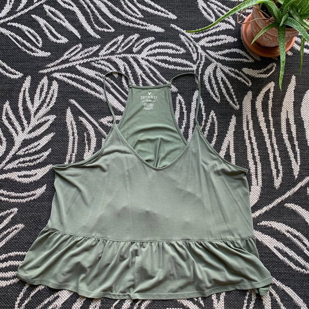 Flowing ruffled tank